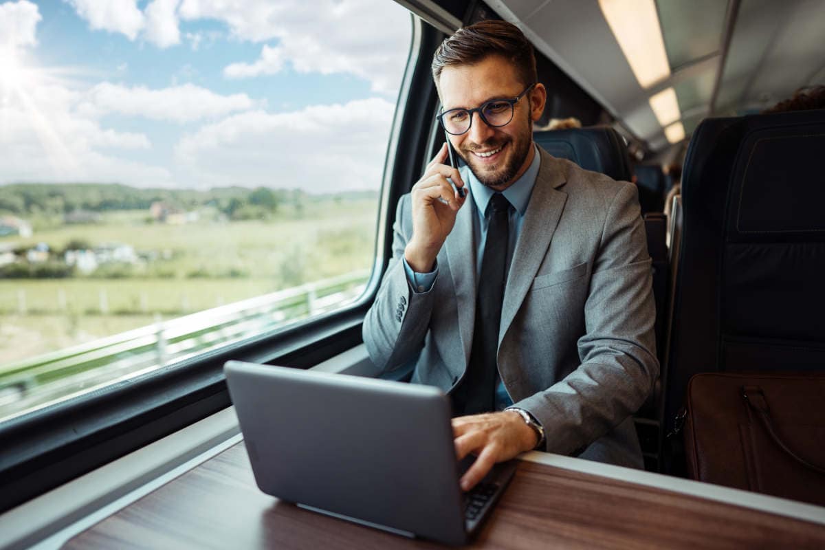 Arbeiten unterwegs im Zug